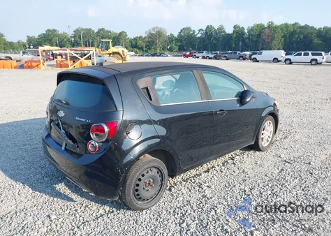 2016 Chevrolet Sonic Lt Auto z USA, uszkodzony, nr VIN 1G1JC6SH5G4117845